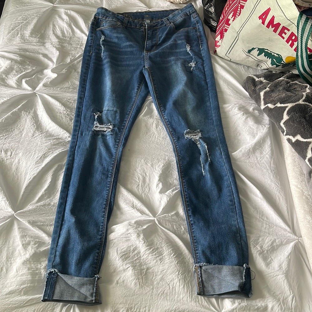 Size 5 True Craft ripped skinny jeans
